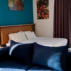 3* Отель Monaco & Garden